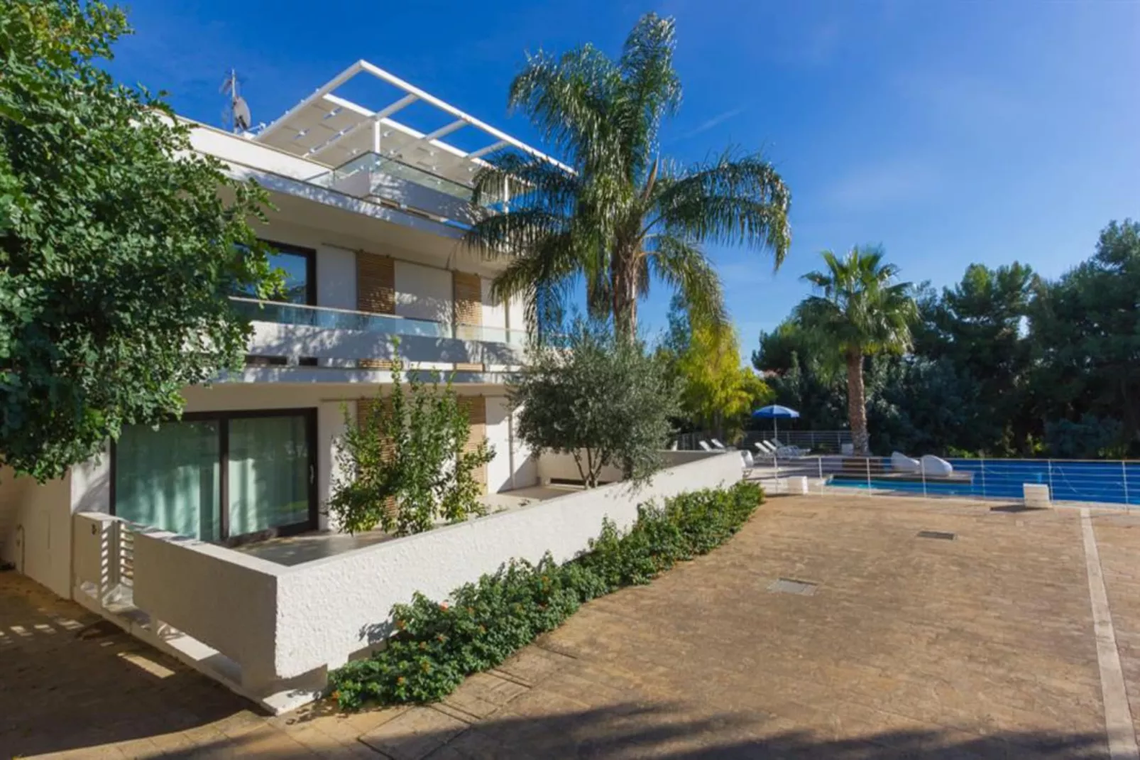 KAMENA RESIDENCE APARTMENT / APARTMENT 2 BEDROOMS-Buitenkant zomer