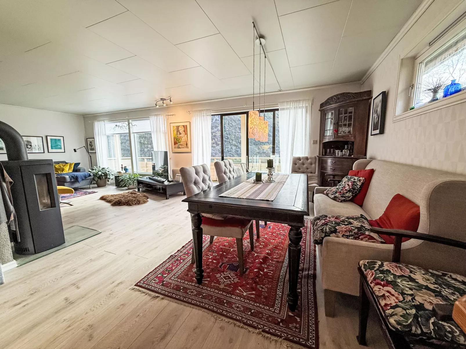 Høyanger Panorama - Binnen