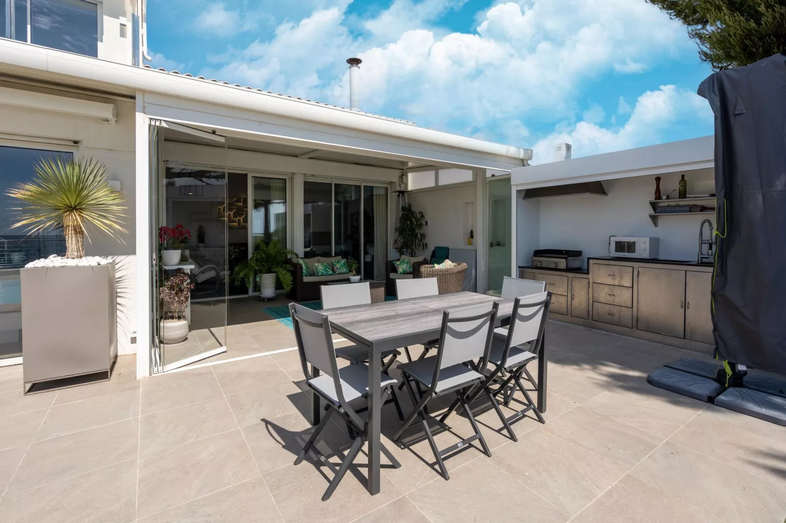 Villa Navarro-Terrasbalkon