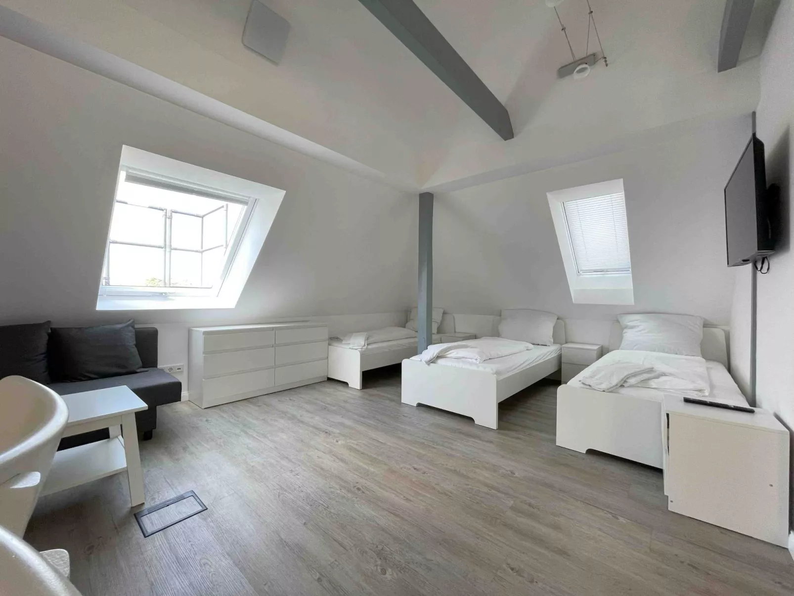 SAD233 - Image-tags.info