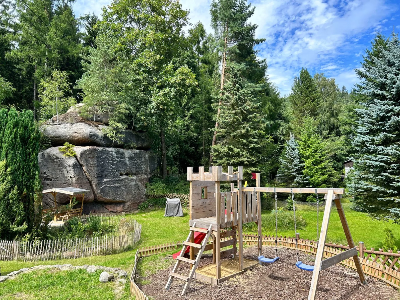 Waldferienhaus Dunja mit Sauna, Whirlpool, direkt am Waldrand, Kletterfelsen - Image-tags.info