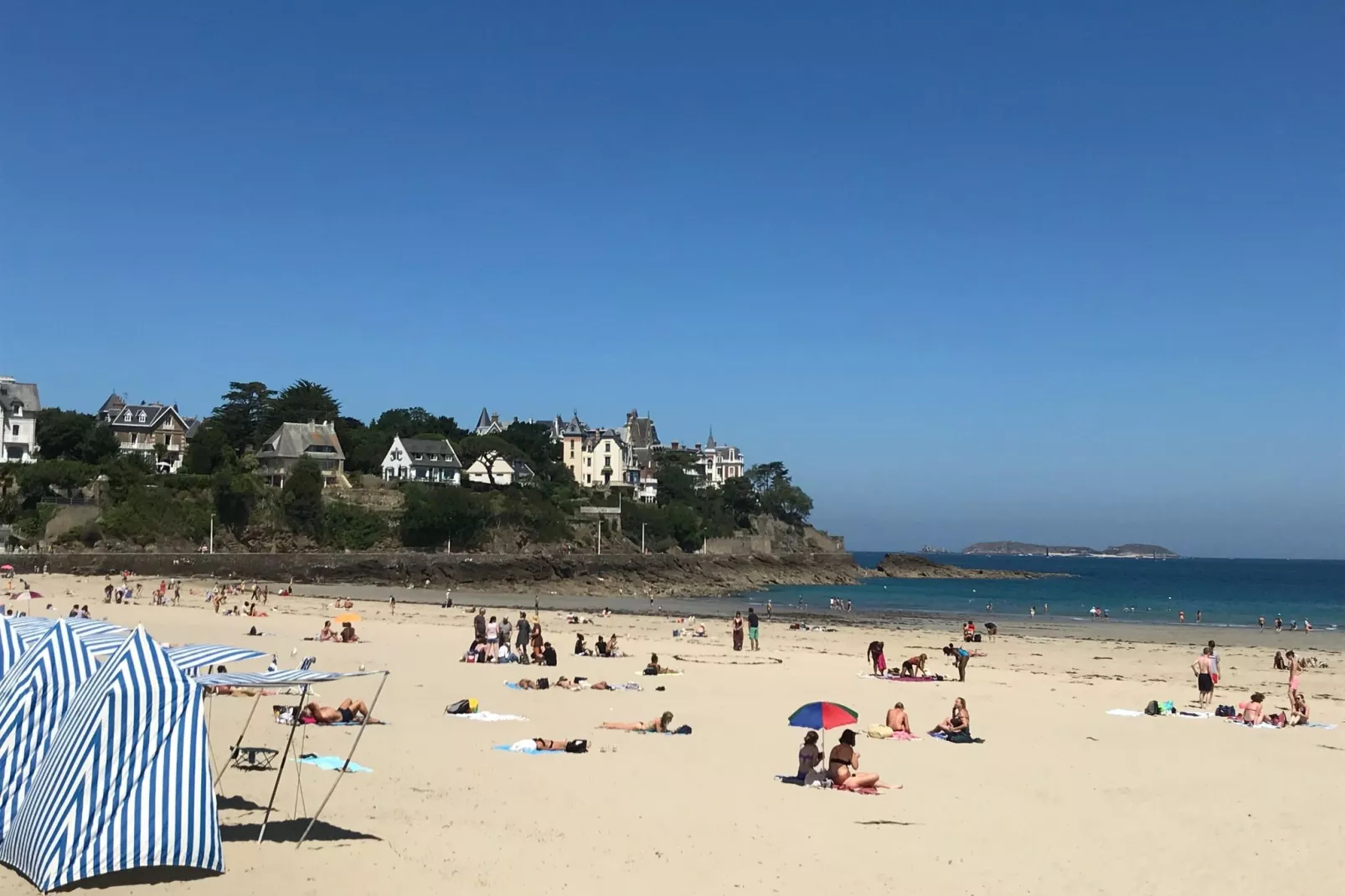 Dupleix dans un jardin bucolique à Saint Briac sur Mer-Gebieden zomer 5km