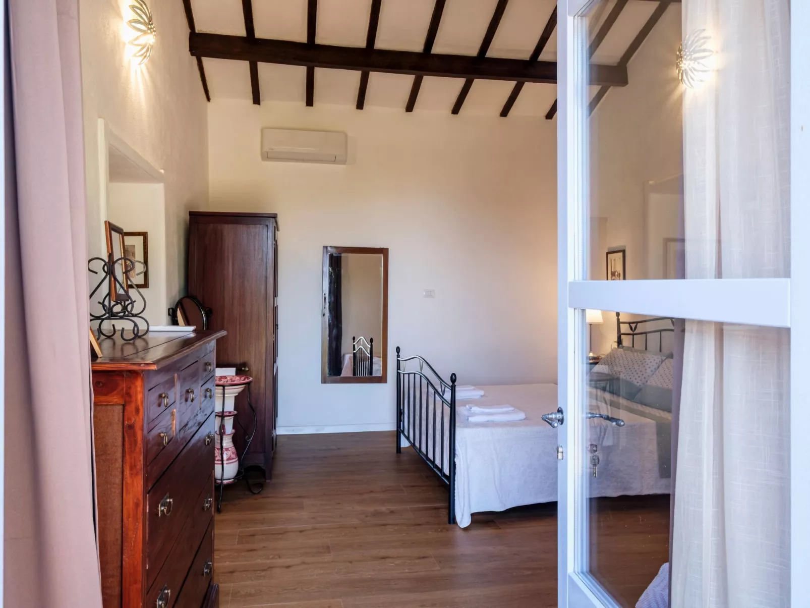 Altes gallurisches Bauernhaus mit Blick auf Olbia - Binnen