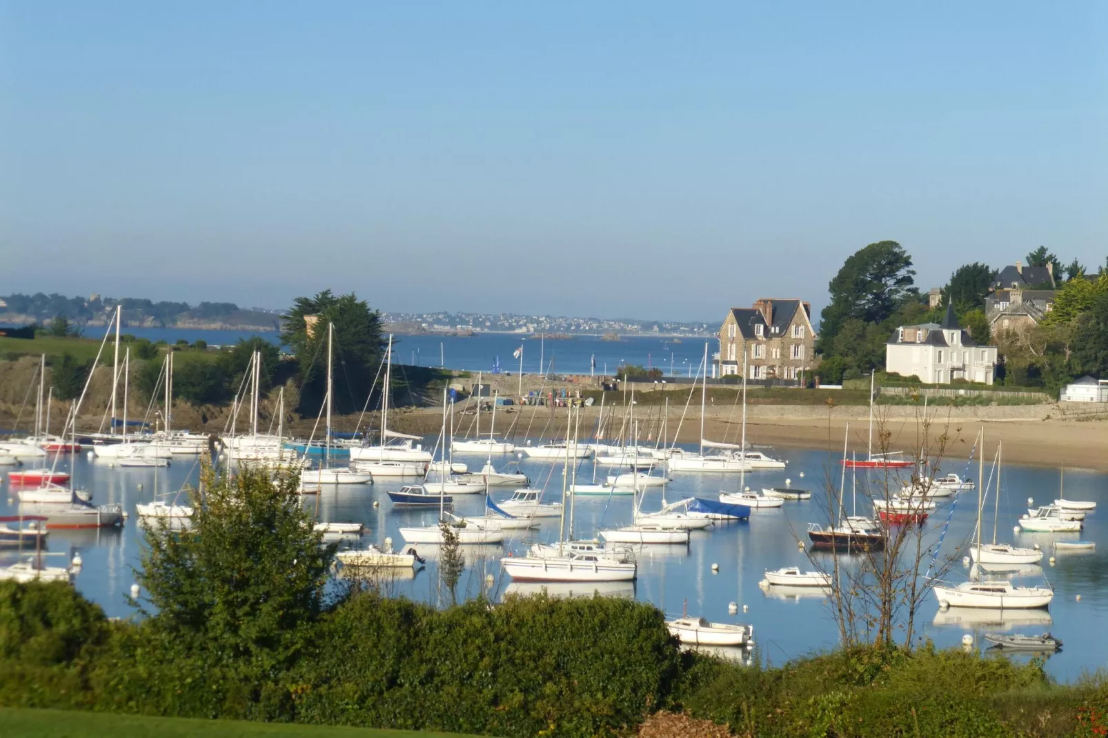 Dupleix dans un jardin bucolique à Saint Briac sur Mer-Gebieden zomer 5km