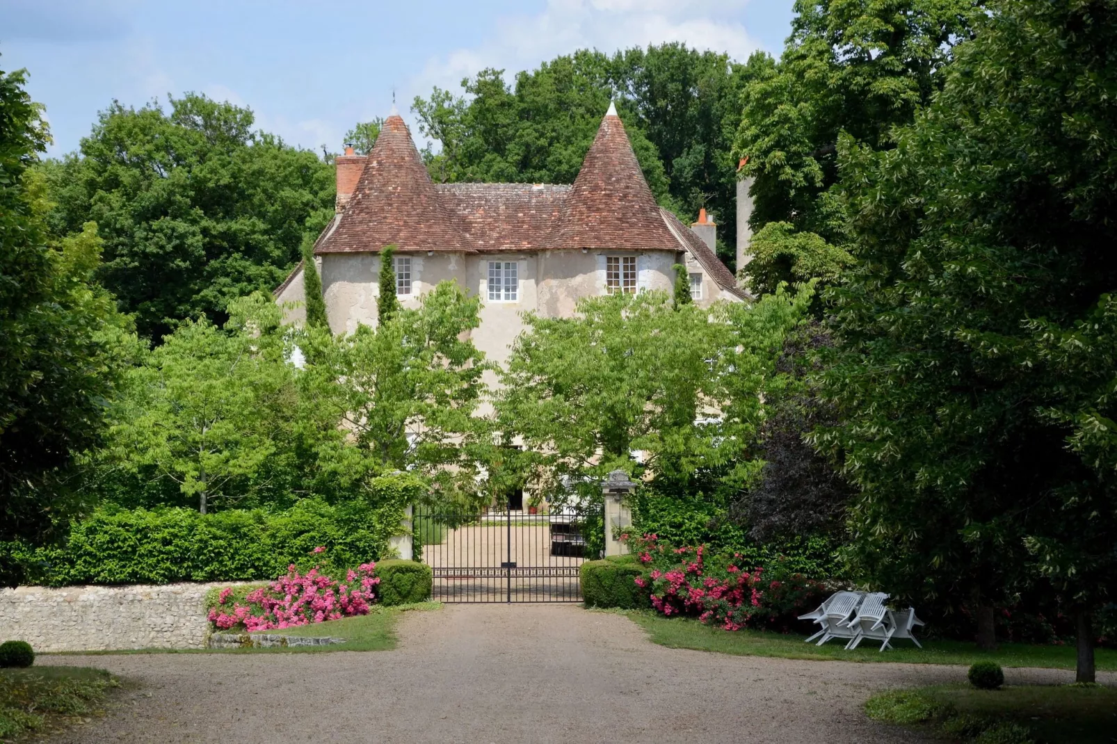 Ferme du Château de Néons-Buitenkant zomer