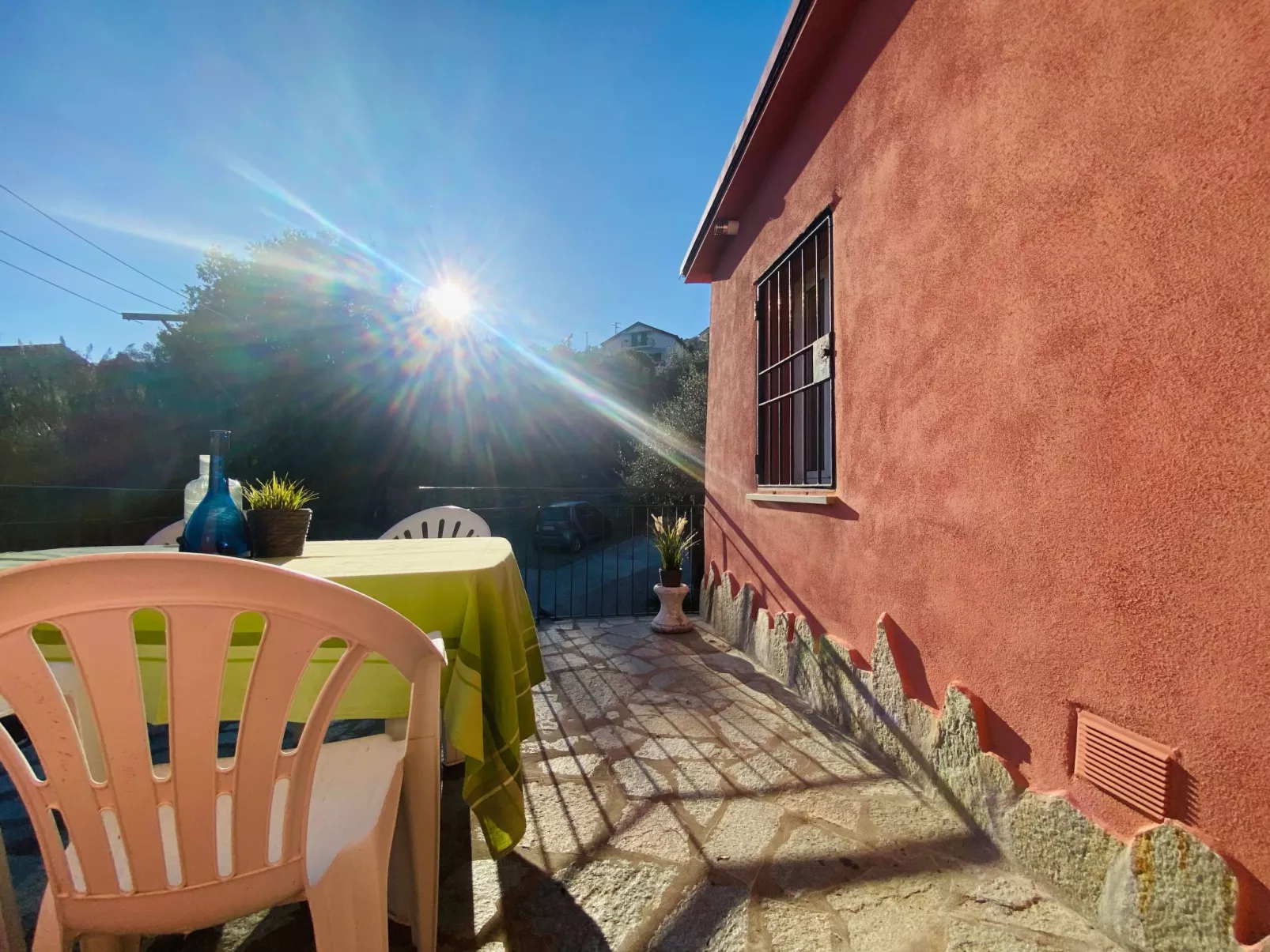 Wohnung im zweiten Stock mit Parkplatz und Garten - Image-tags.info