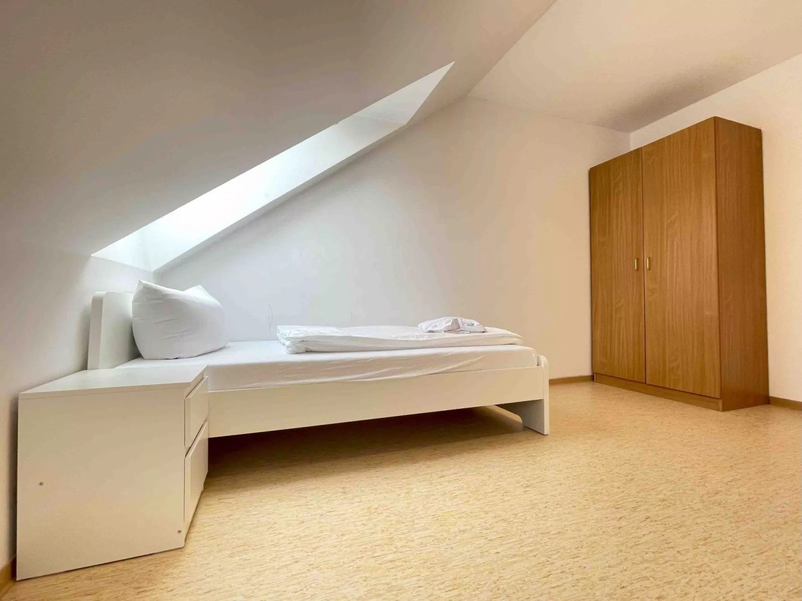 STA1079 - Image-tags.info