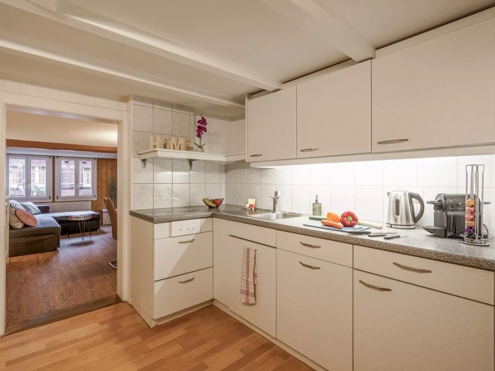 StayBrienz Apartment - Image-tags.info