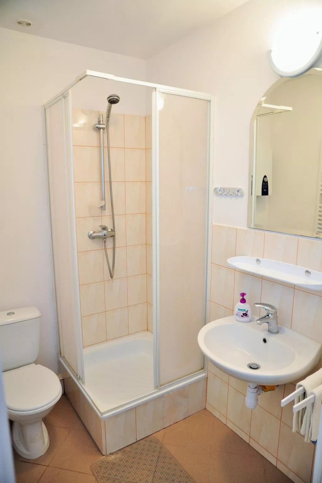 Zimmer mit Bad für 2 Personen und Gartenblick-Image-tags.info