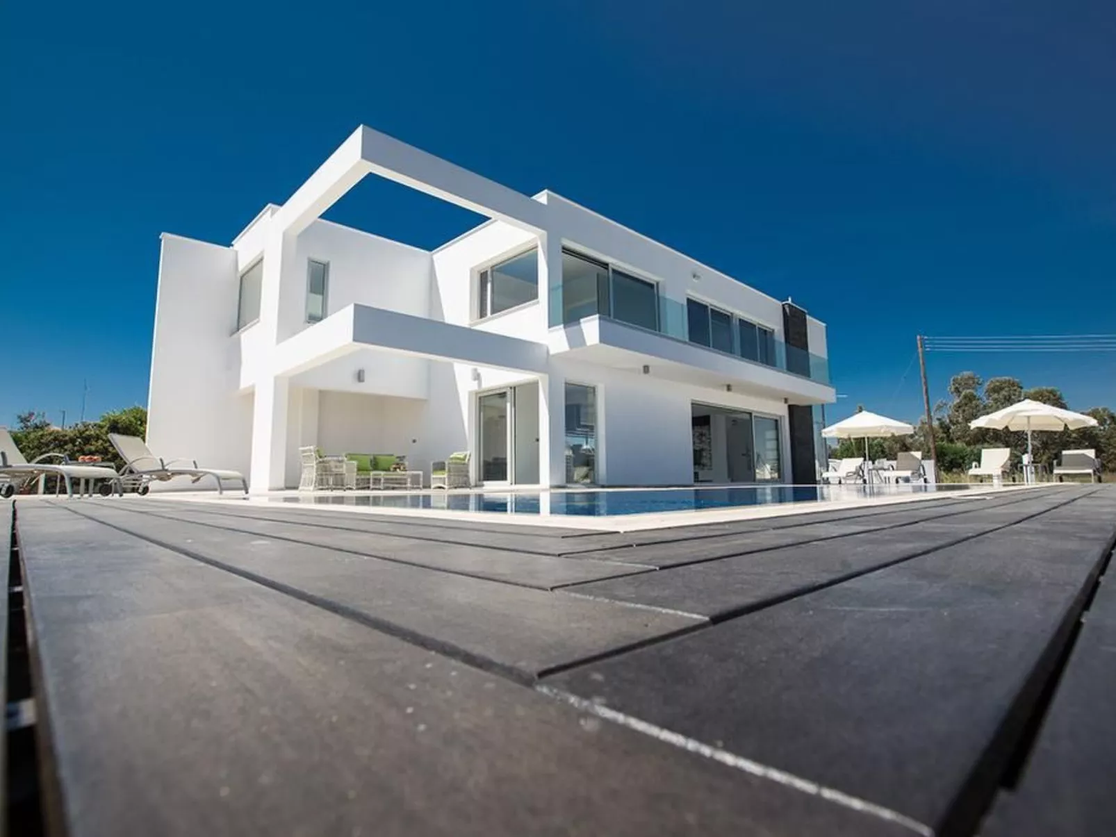 Moderne 3-Schlafzimmer-Villa mit atemberaubendem Meerblick - Image-tags.info