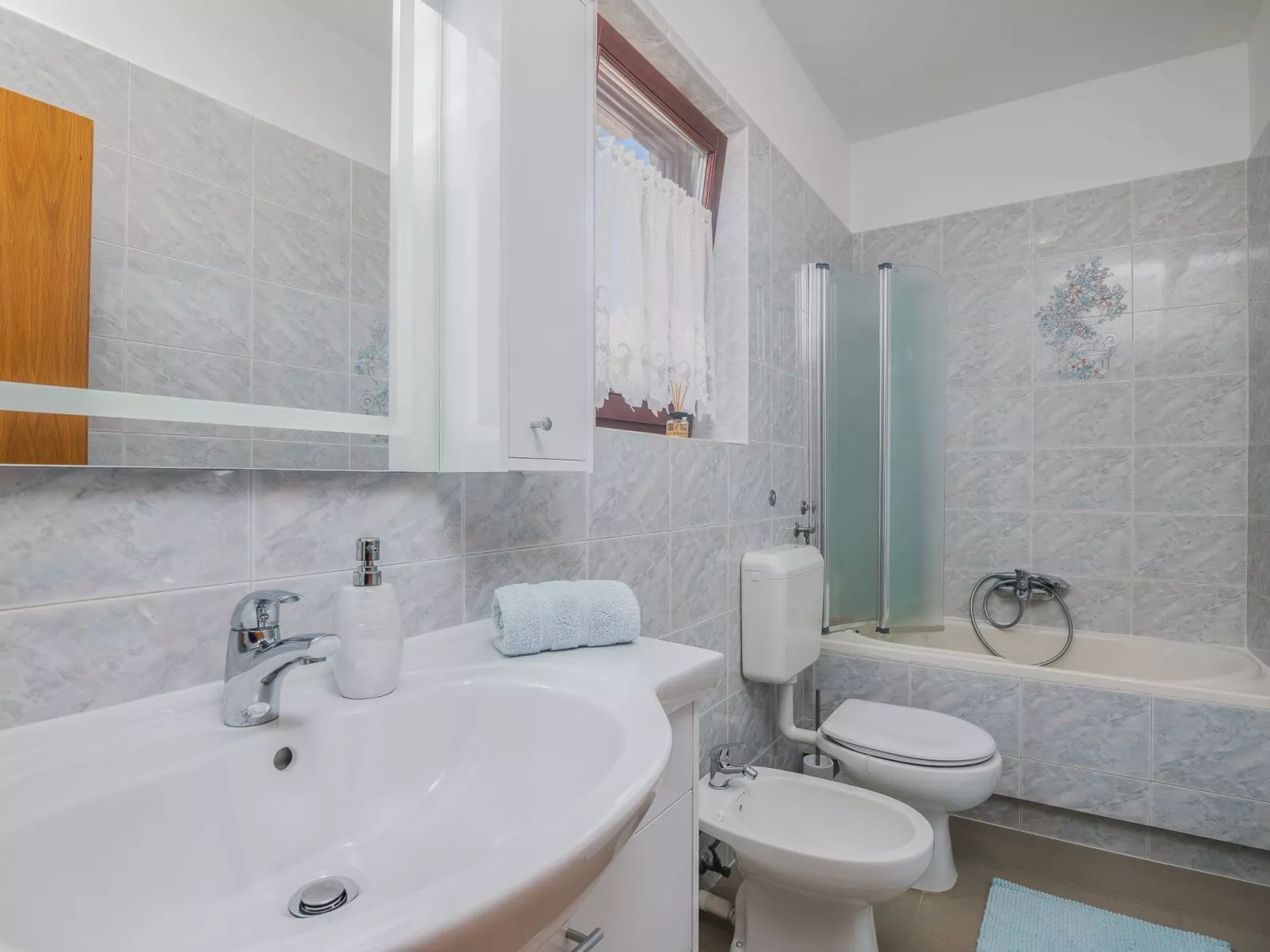 Marina Porat - Image-tags.info