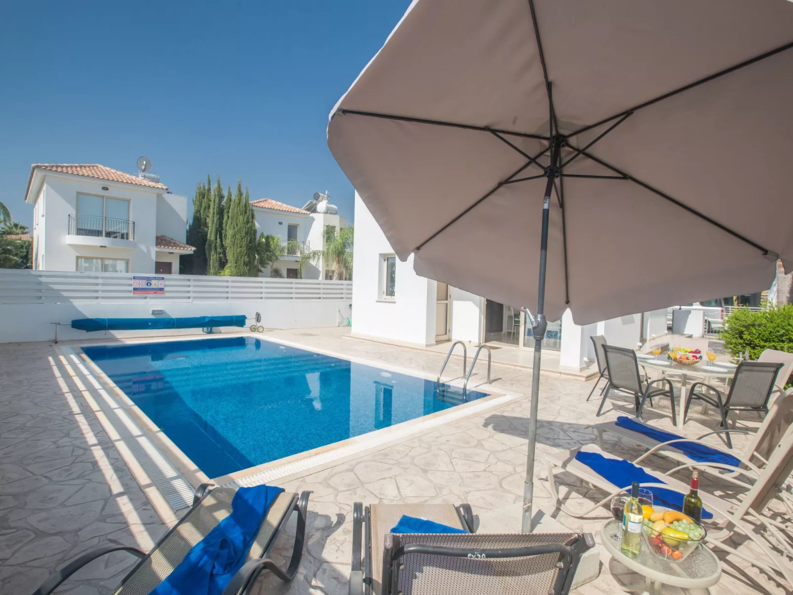 Ferienvilla PV17 mit Sonnenterrasse und Pool - Image-tags.info