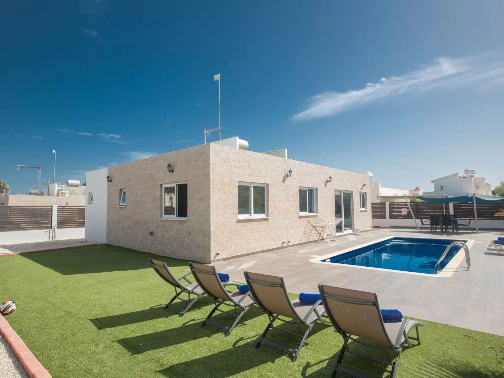 3 Schlafzimmer Villa mit Pool in Protaras Zentrum - Image-tags.info