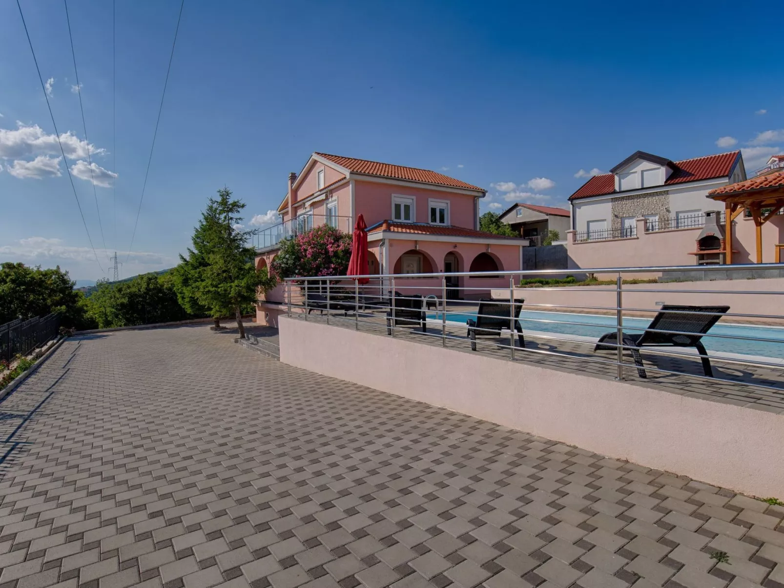 Villa mit Pool und schönem Meerblick - Image-tags.info