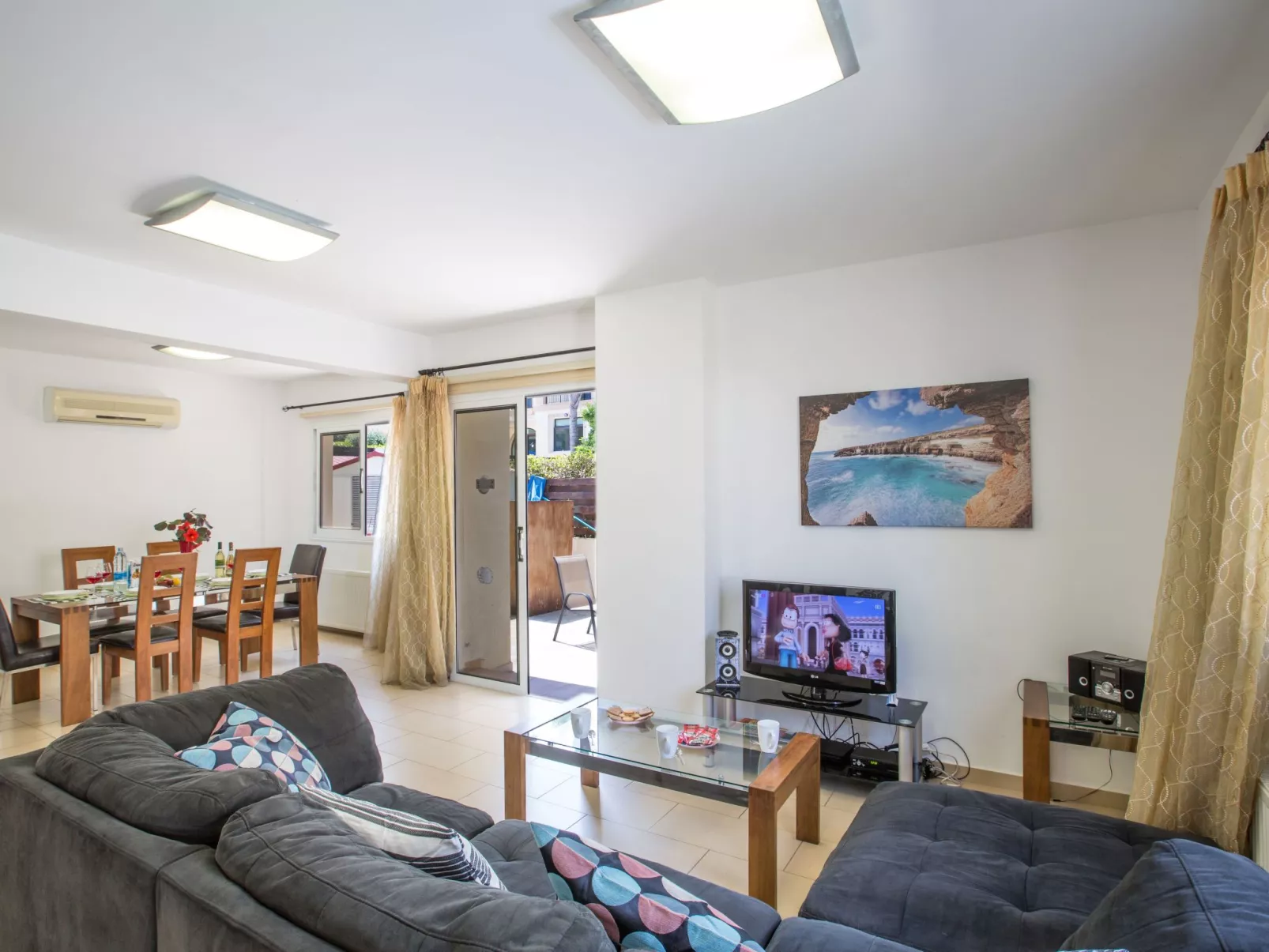 Moderne Ferienvilla PV5 mit großem Garten - Image-tags.info