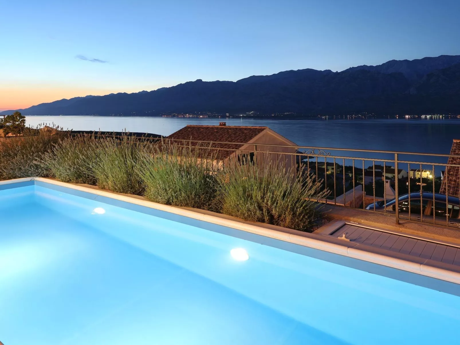 Mediterrane Villa, Pool, Panoramablick aufs Meer - Image-tags.info