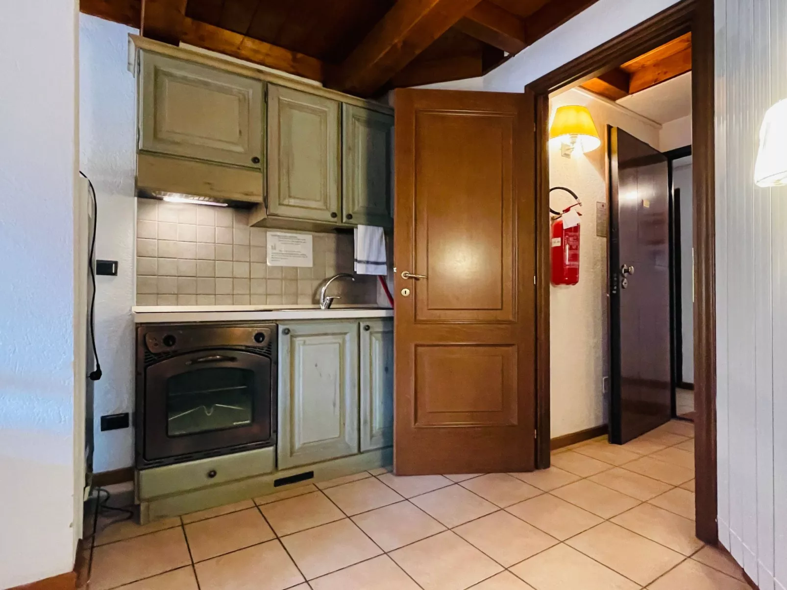 Zwei-Zimmer-Wohnung im Dachgeschoss 4 p. l. Villa Frejus - Image-tags.info