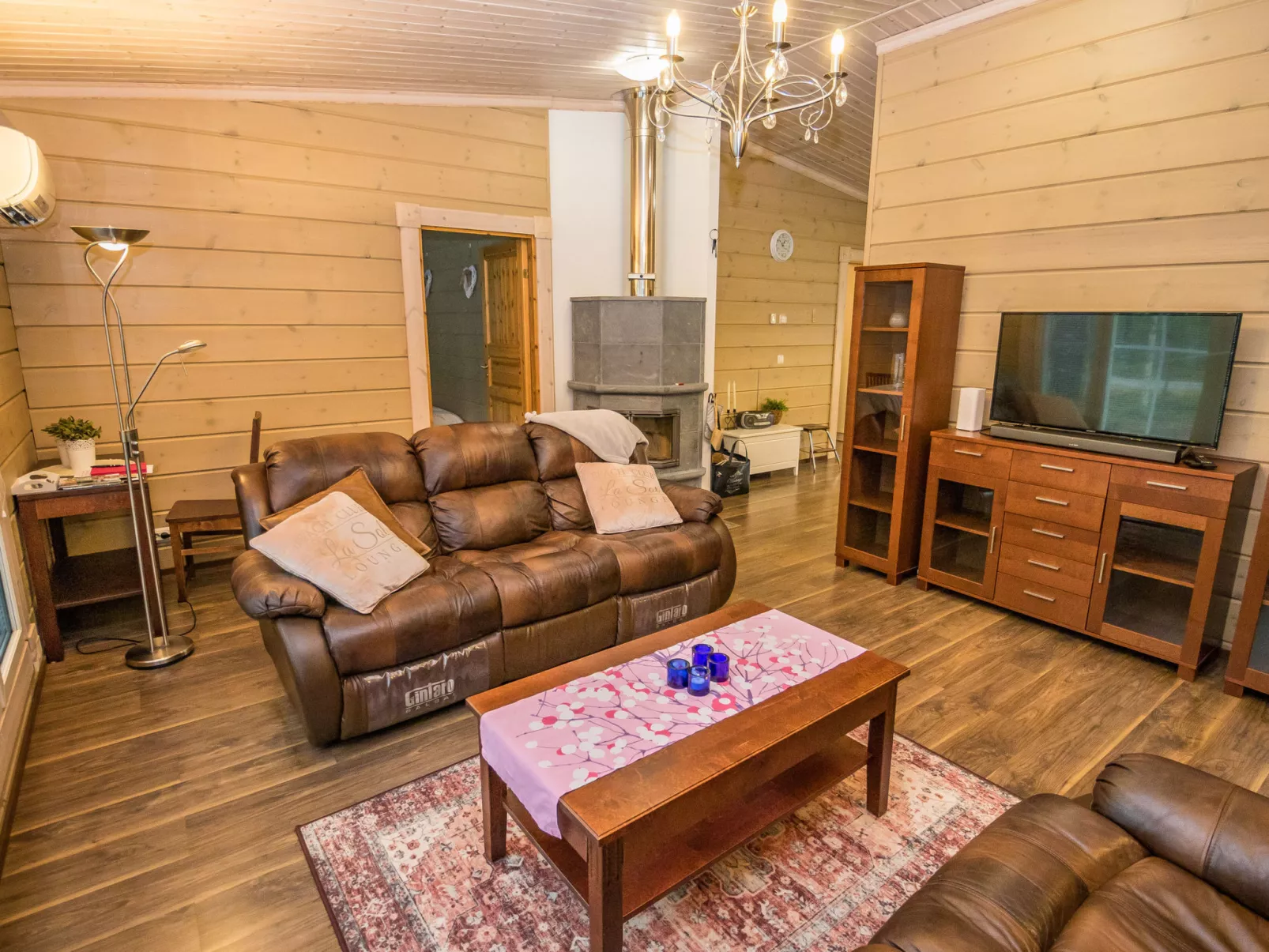 Villa wilhelmiina - Binnen