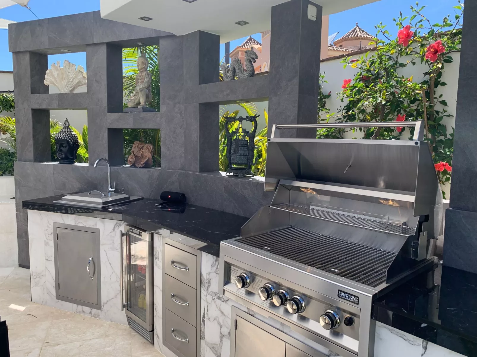 In der Nähe des Strandes, beheiztes Schwimmbad, Spielraum, Spielzimmer, etc - Buiten