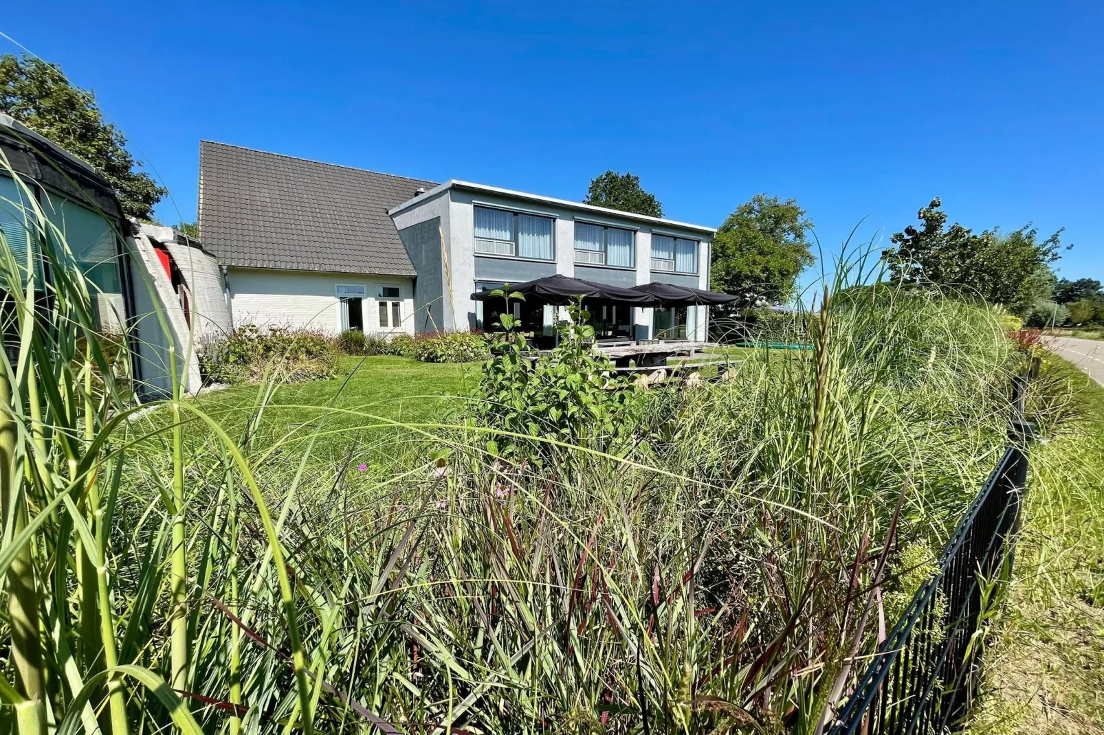 De Slaapfabriek familiehuis-Tuinen zomer