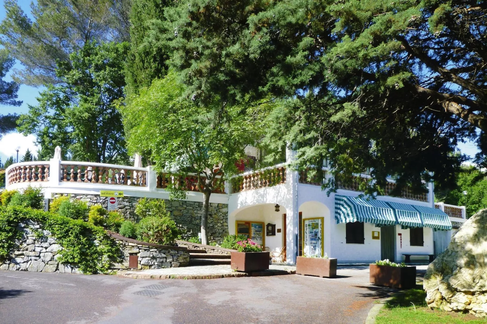 Ferienresort C'era Una Volta Villanova d'Albengo - Type MH B 2 Pax ca 24 qm-Buitenkant zomer