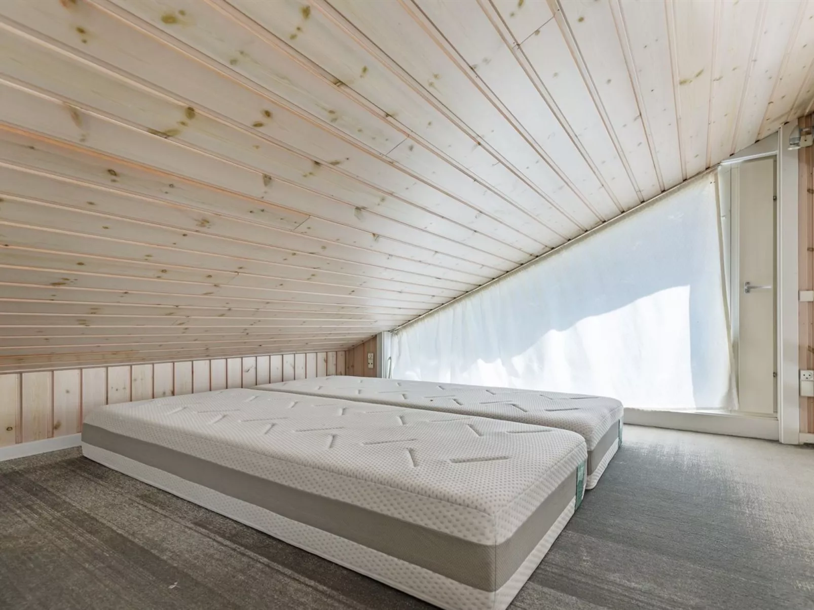 "Gyrid" - 150m from the sea-Binnen