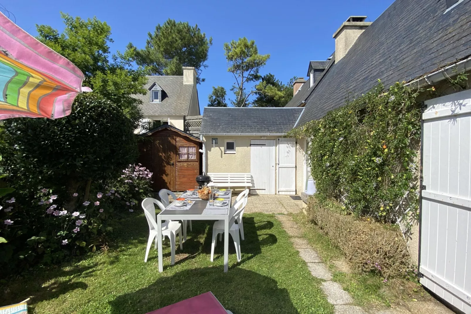 Holidayhome in Barneville-Carteret-Tuinen zomer