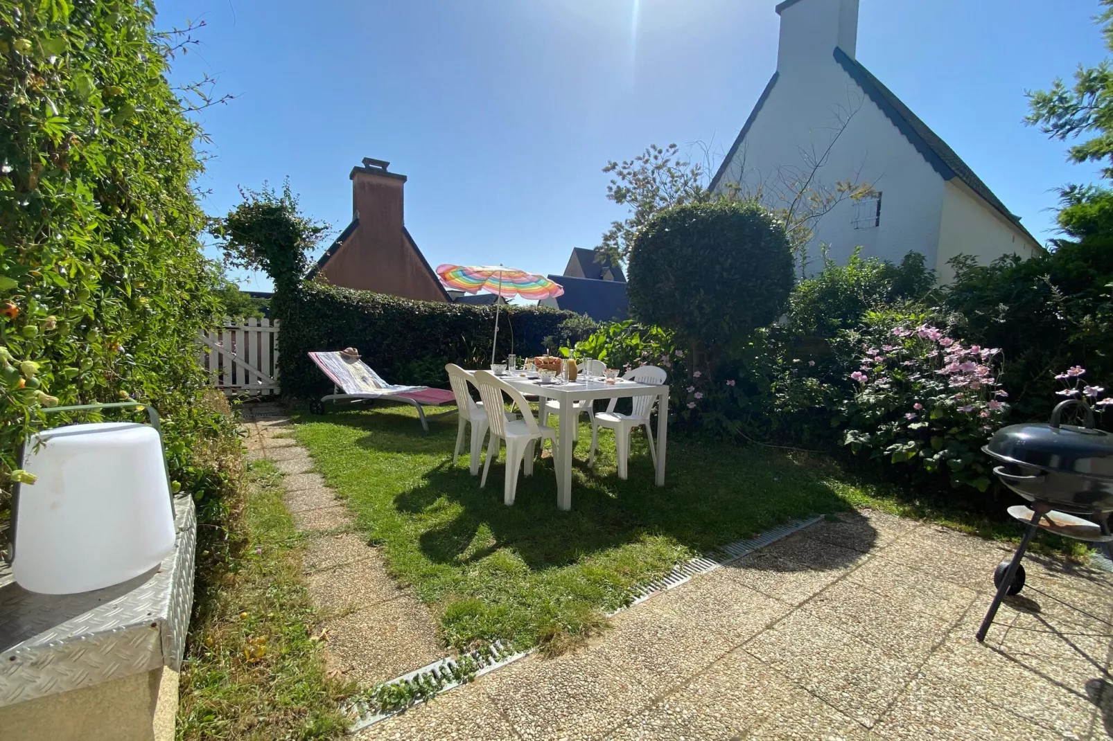 Holidayhome in Barneville-Carteret-Tuinen zomer