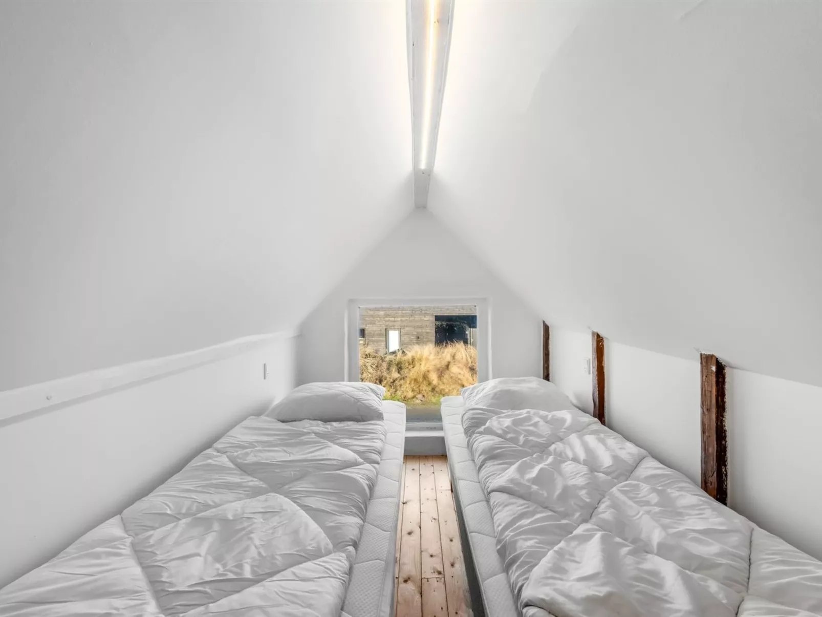 "Vappu" - 400m to the fjord-Binnen