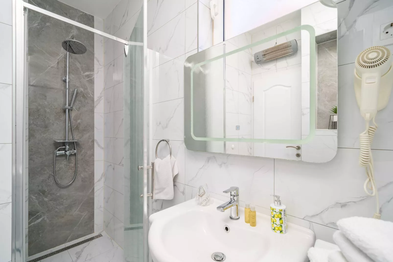 Apartments Senjo - One Bedroom Apartment with Balcony and Sea View (4 adults) (Apartman 3)-Badkamer