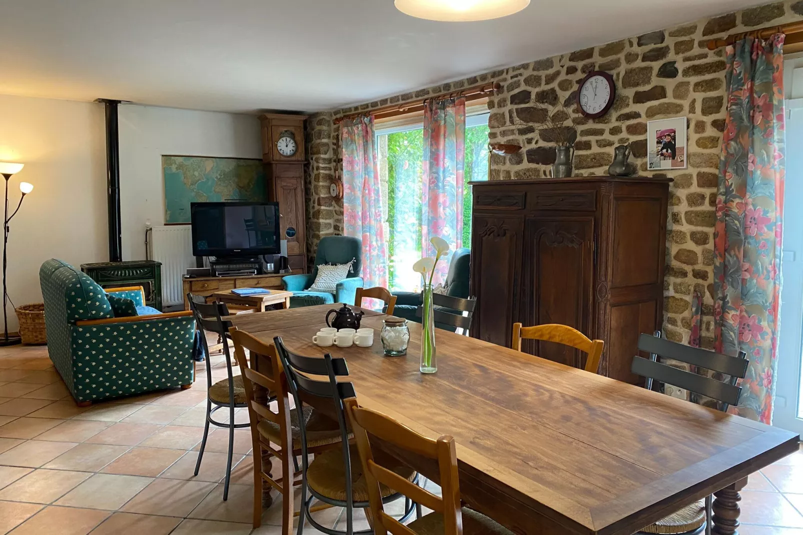 Holiday home in Le Val Saint Père-Woonkamer