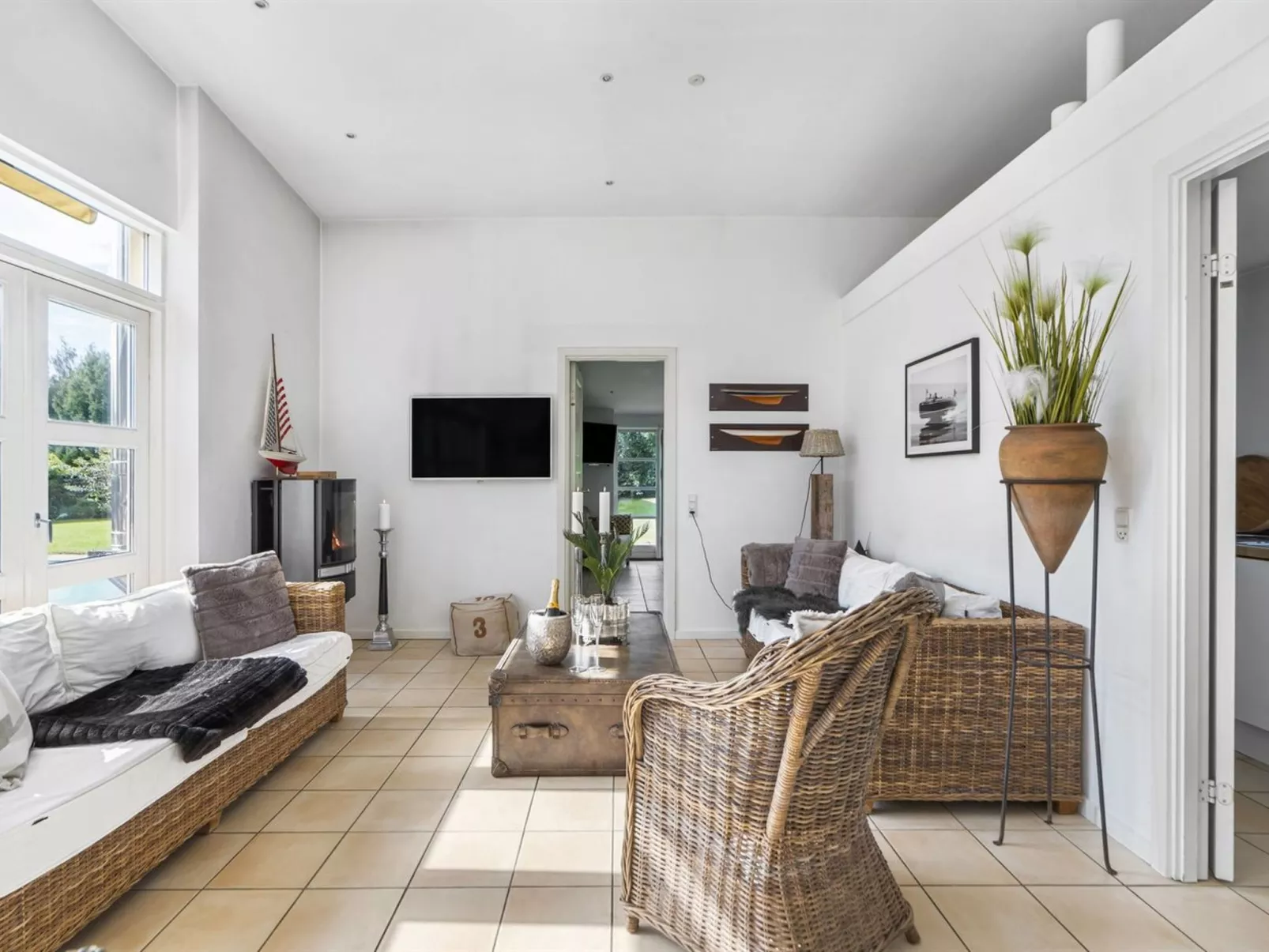 "Mads" - 1.2km from the sea - Binnen