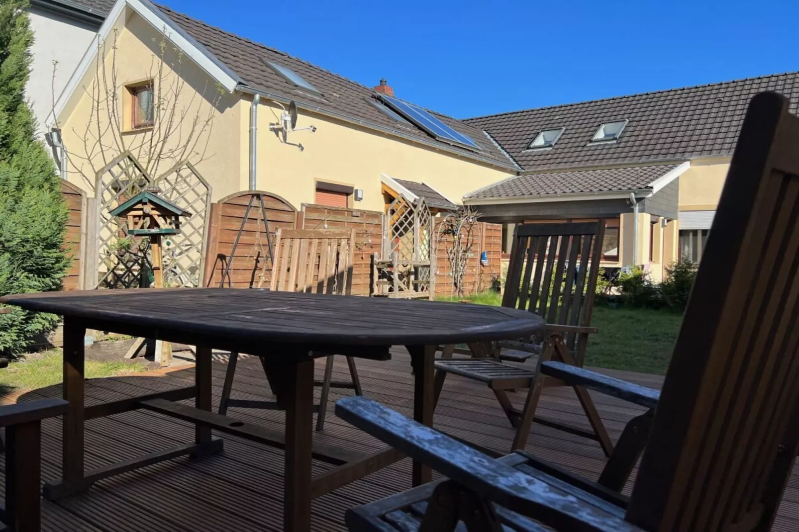 345716 - Buitenkant zomer