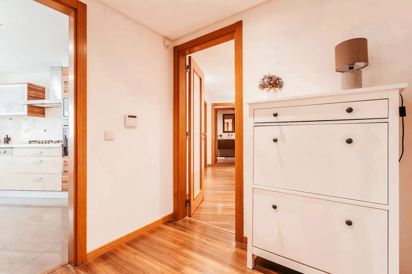 Modern & Elegant 2 bedroom in Amadora by GT House-Overloop