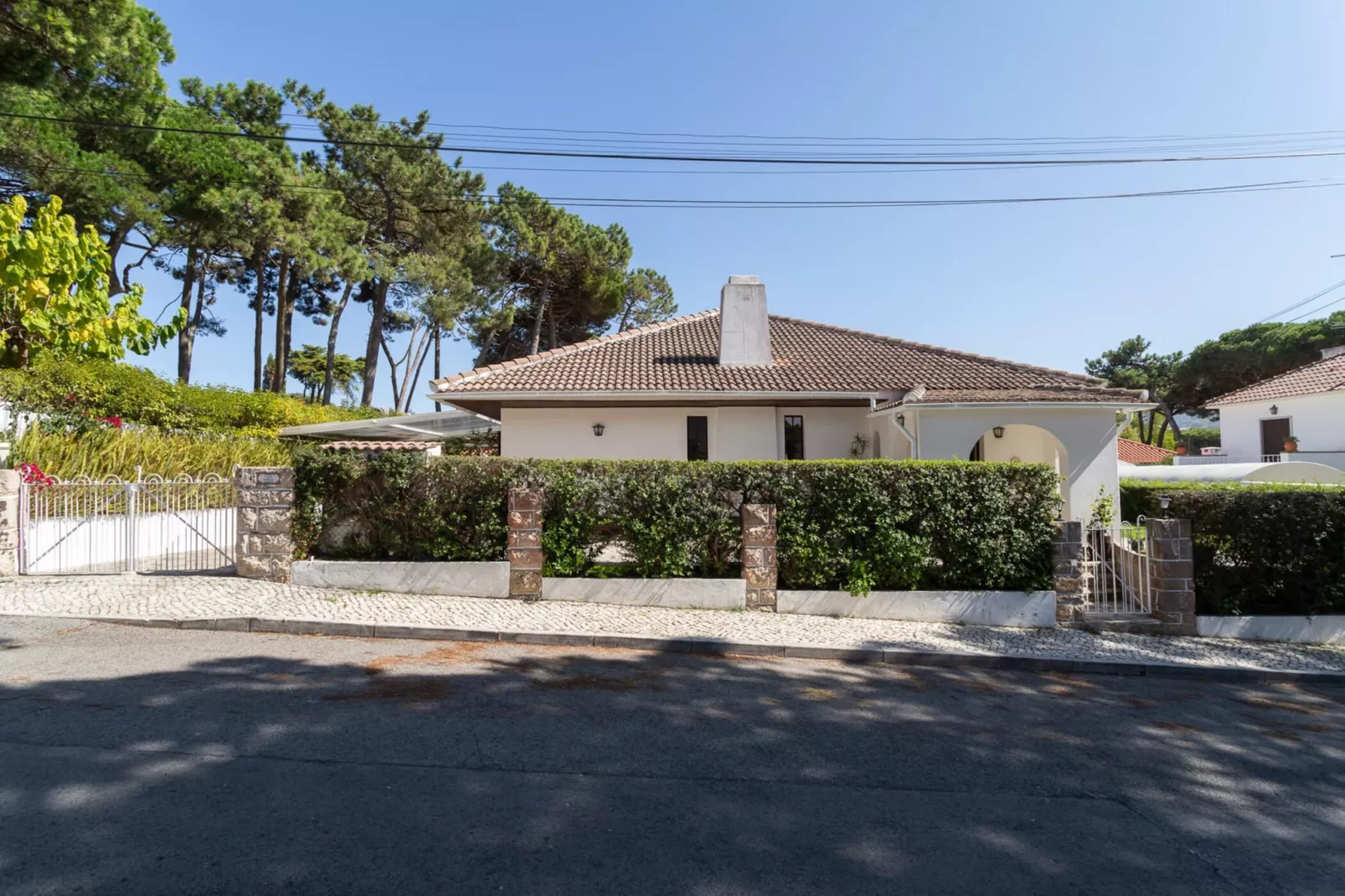 Charming  House and Terrace By Gt House-Buitenkant zomer