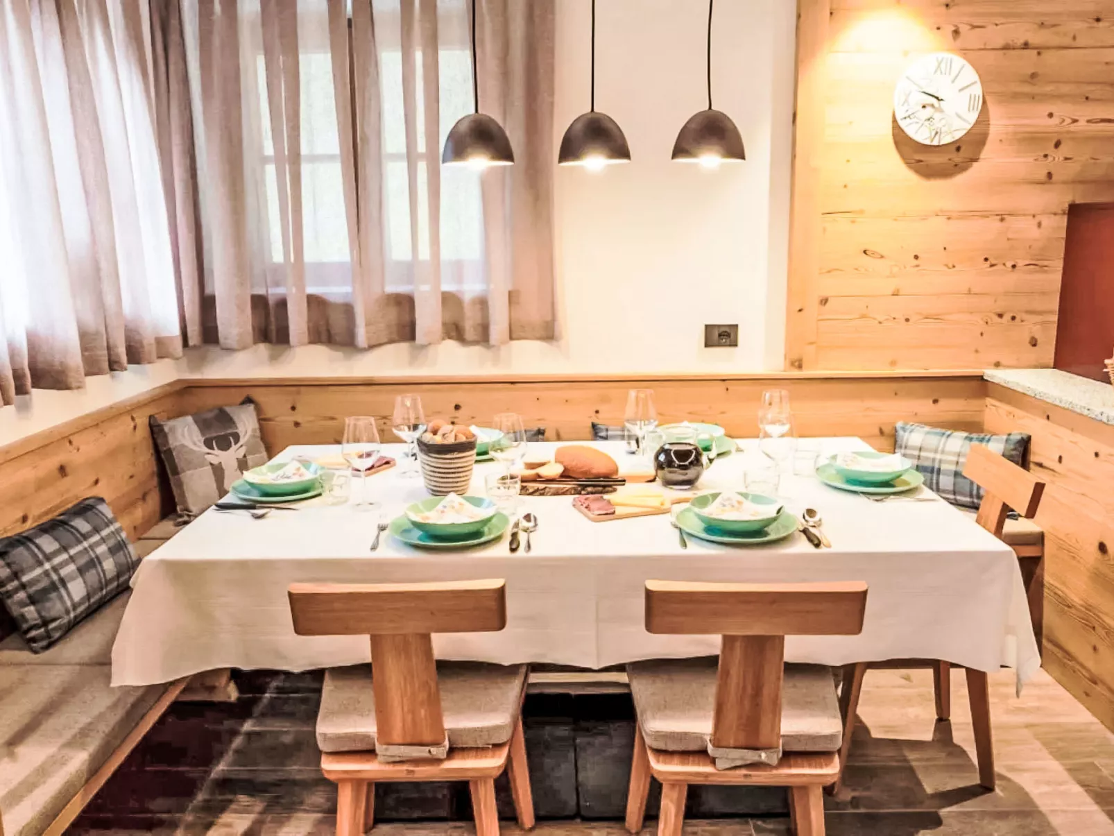 La Granda e la Piciola-Binnen