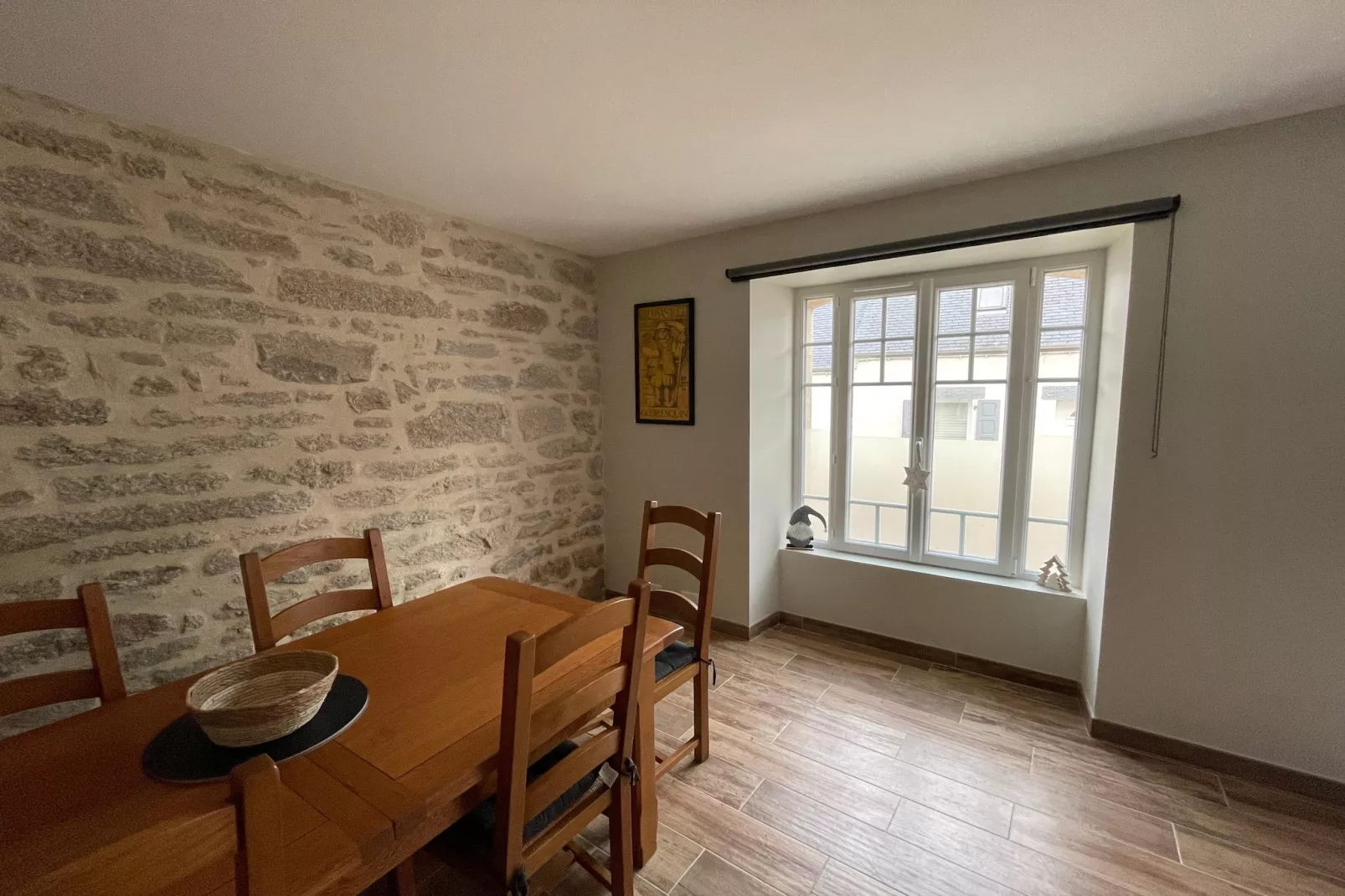 Maison de ville avec terrasse/jardin Guerlesquin-Eetkamer