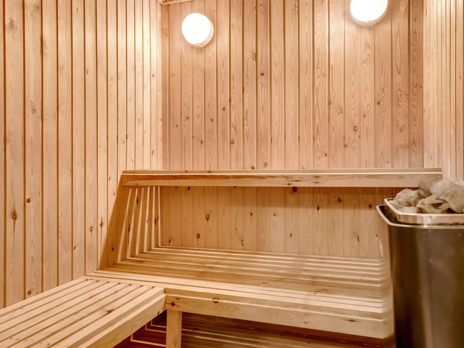 "Virve" - 100m to the fjord - Binnen