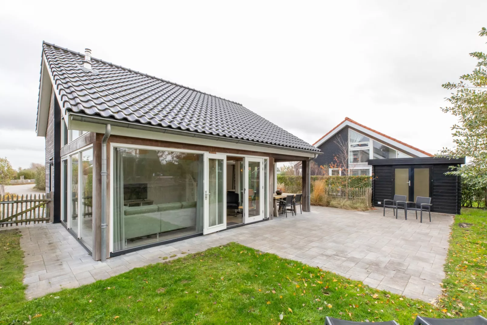 Zonnedorp 21  Beach Villa Joya Renesse | Luxury Beach Villa with Sauna - Buitenkant zomer