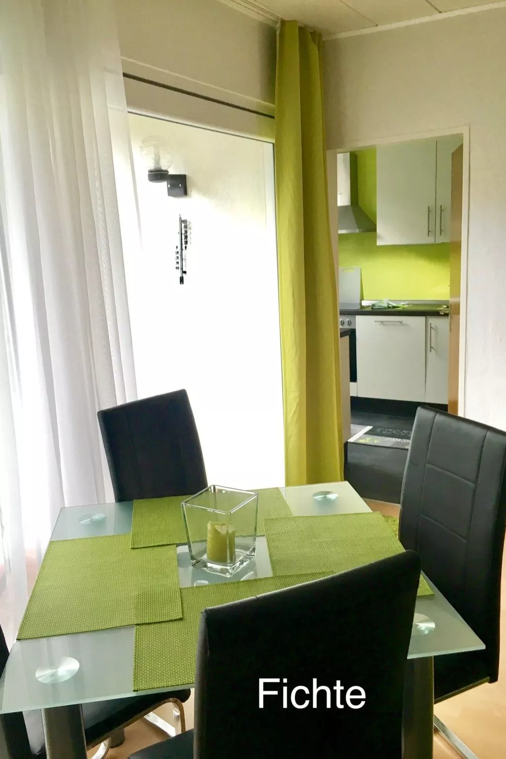 Für zwei bis vier Personen, WLAN - Image-tags.info