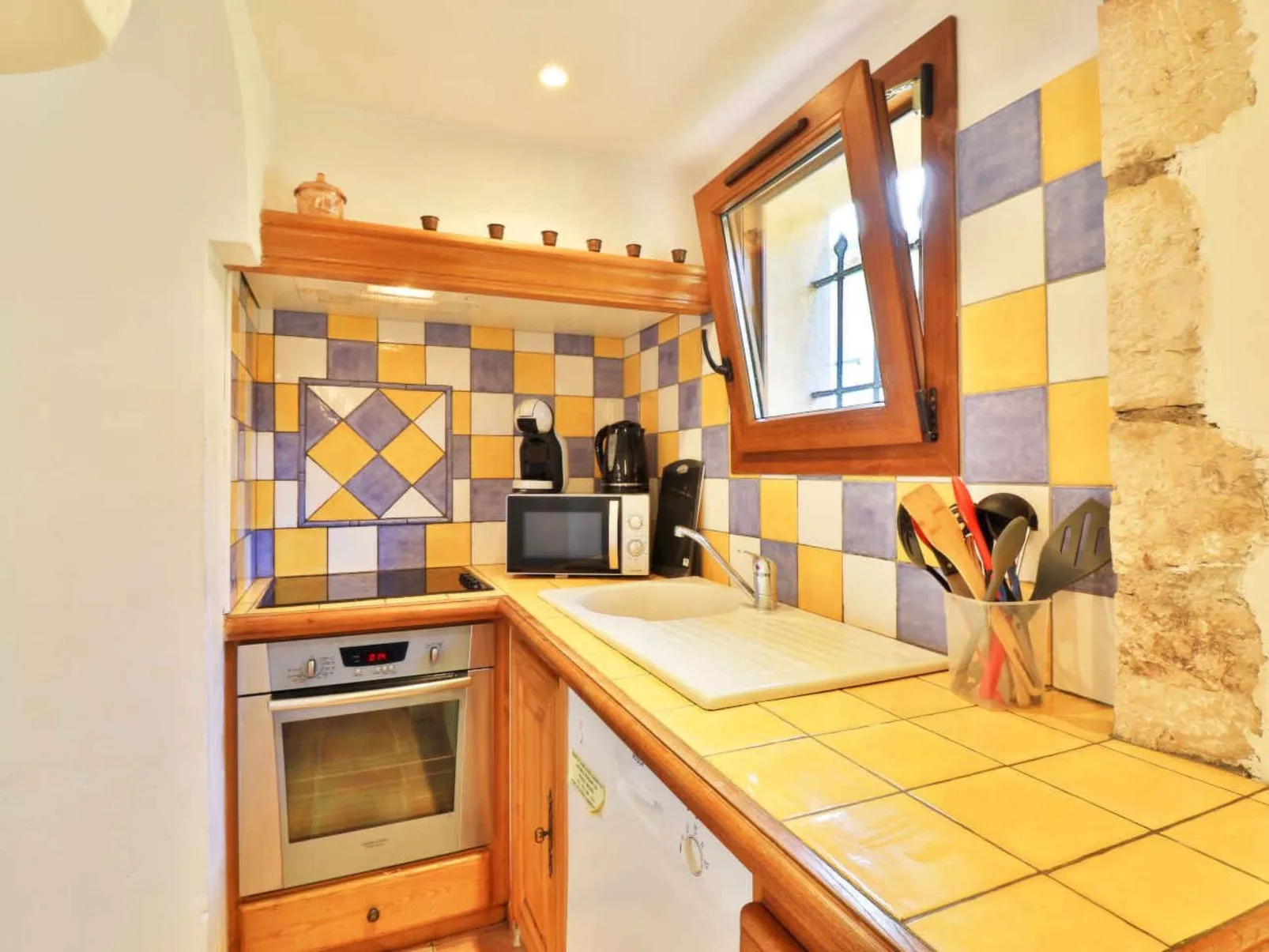 Locations-06 - la maison de noelie - Gartengeschoss - Image-tags.info