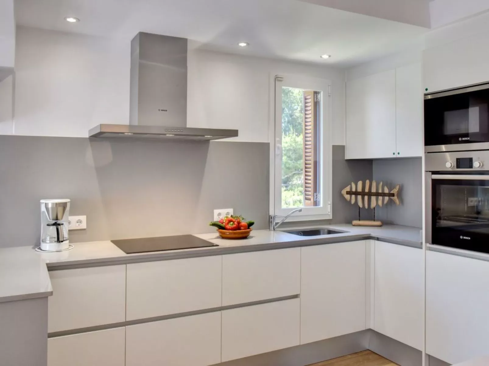 Neu renoviertes, modernes Apartment für 4 Personen, direkt an der Cala Ferrera - Binnen