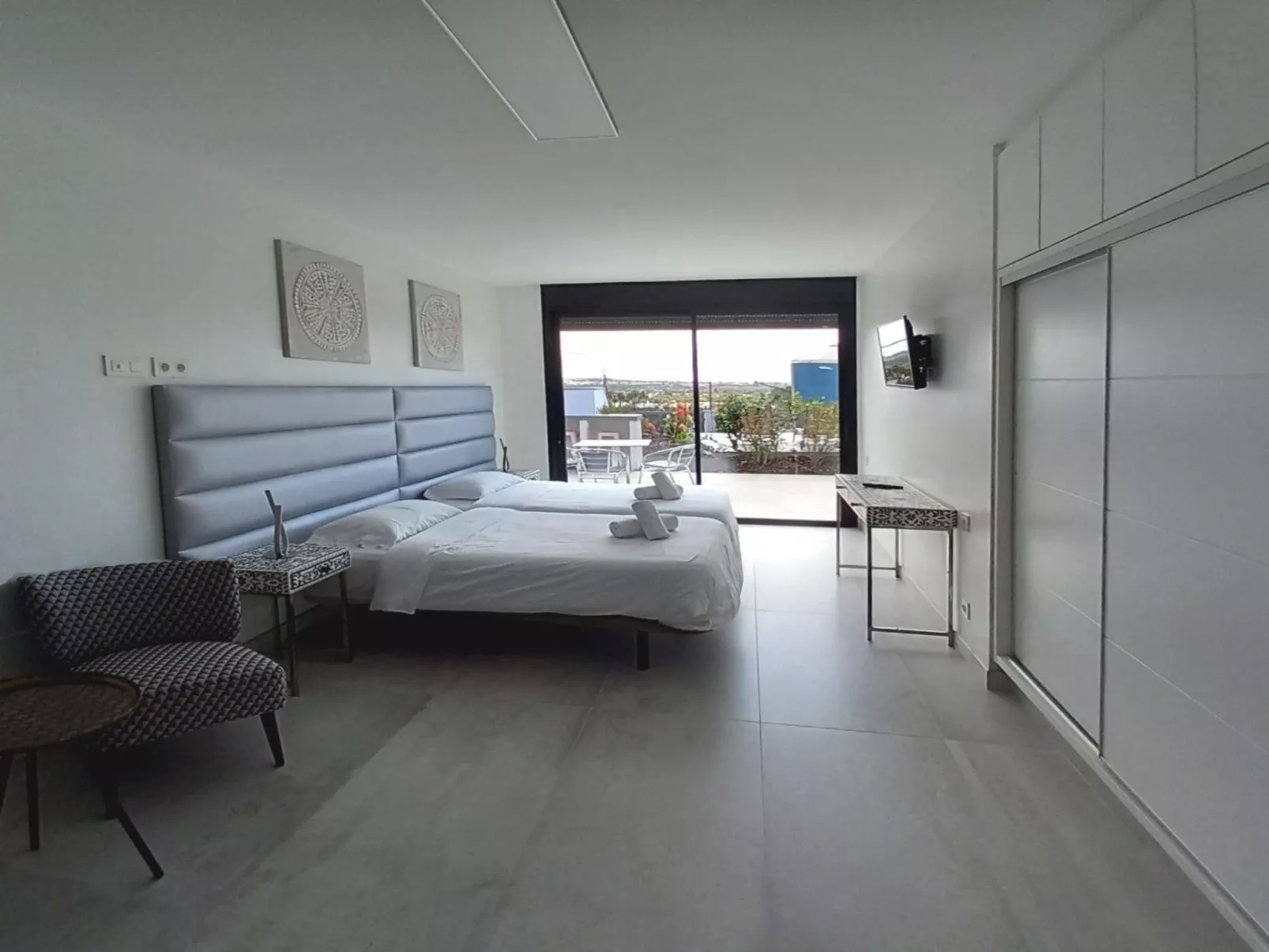 Geräumige Villa, beheizter Pool und atemberaubende Aussicht - Image-tags.info