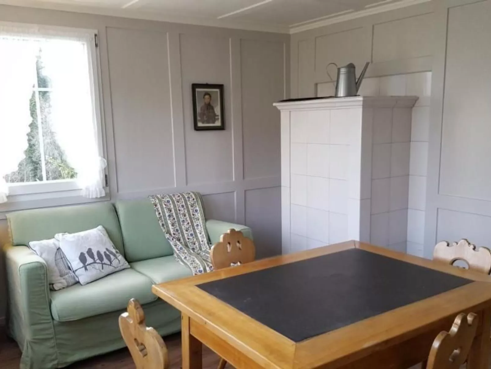 Verschlafen... in sanfte Hügel eingebettet. - Image-tags.info