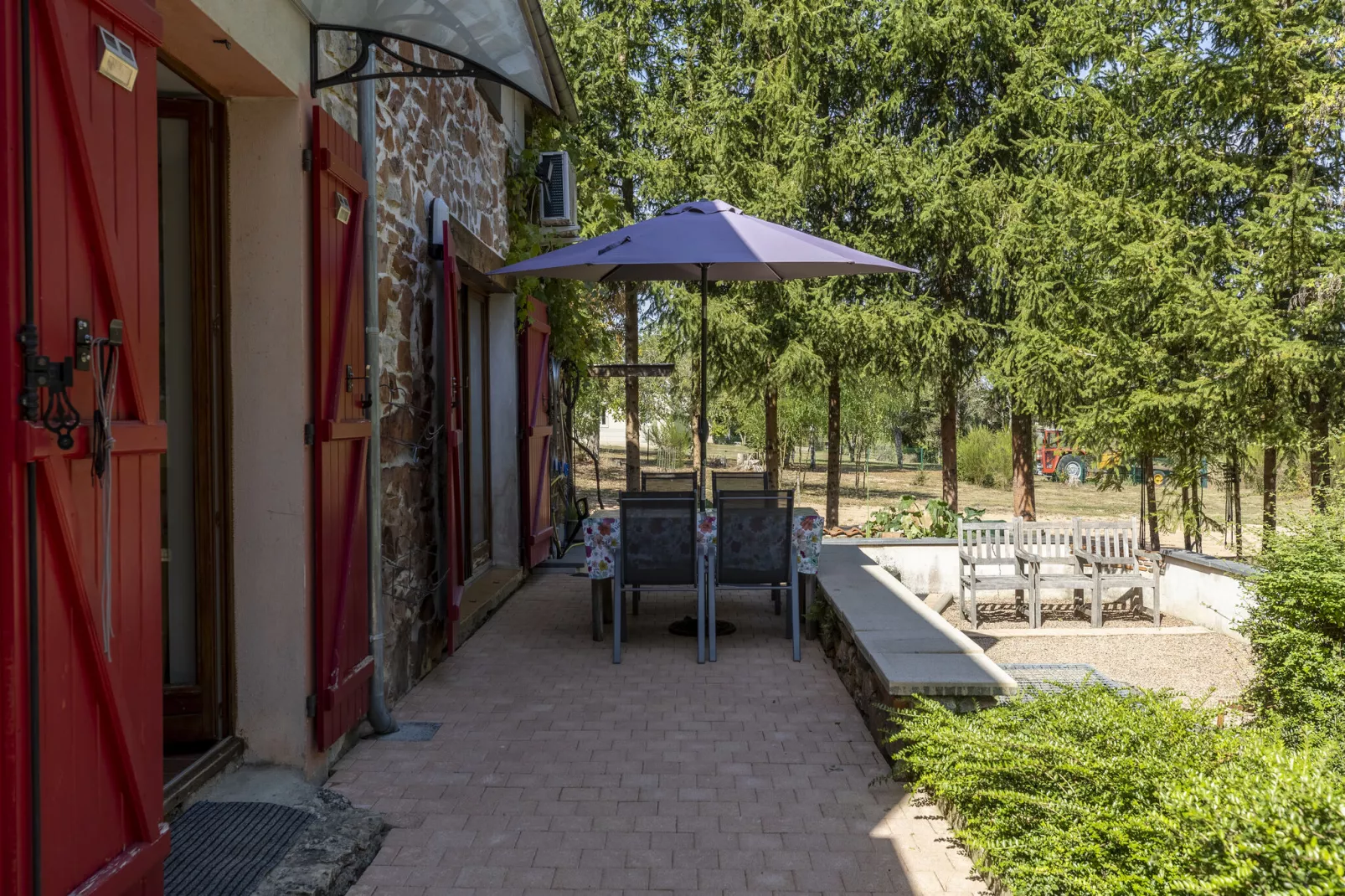 LA MAISON AUX VOLETS ROUGES-Terrasbalkon