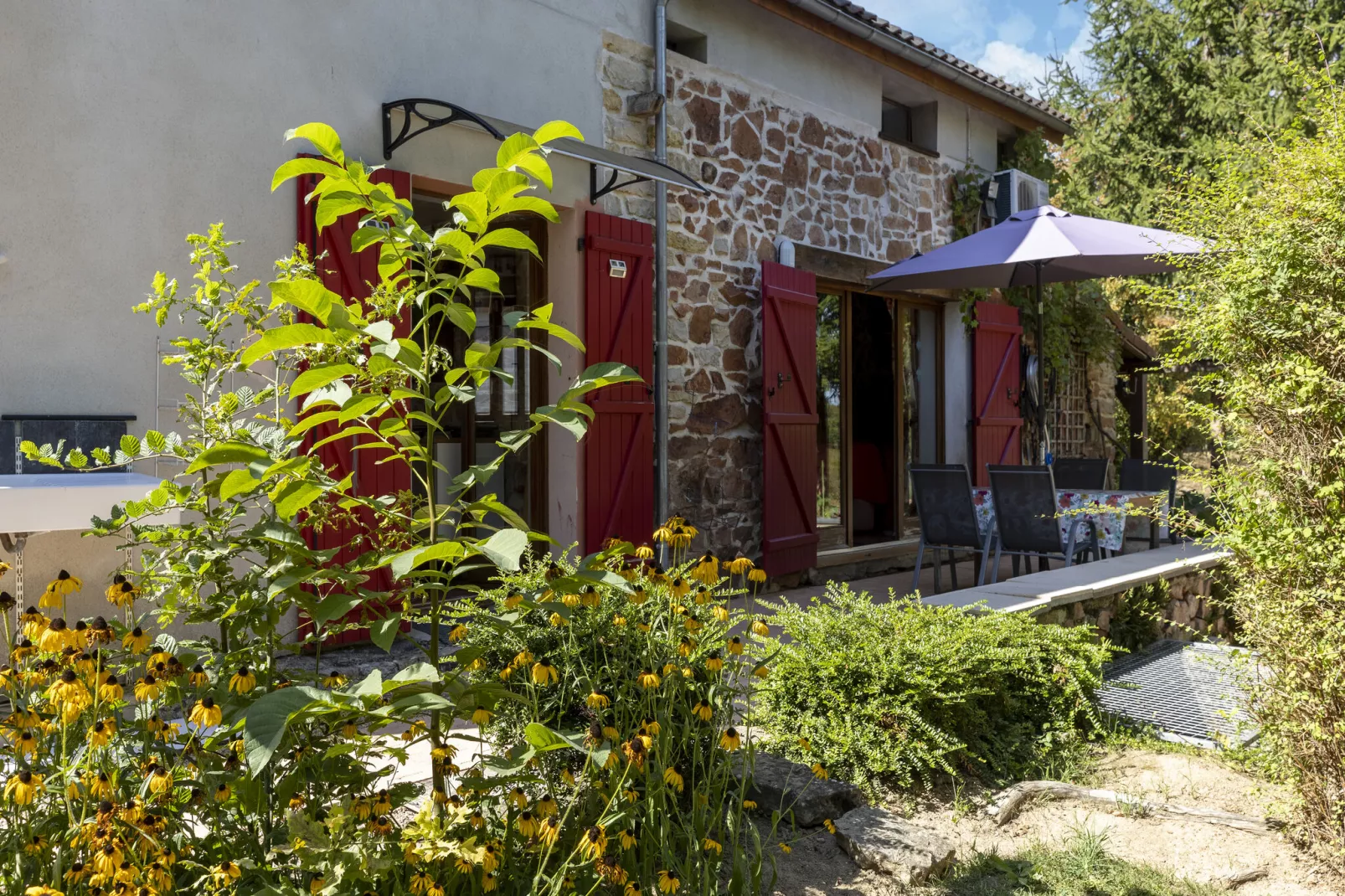 LA MAISON AUX VOLETS ROUGES-Terrasbalkon