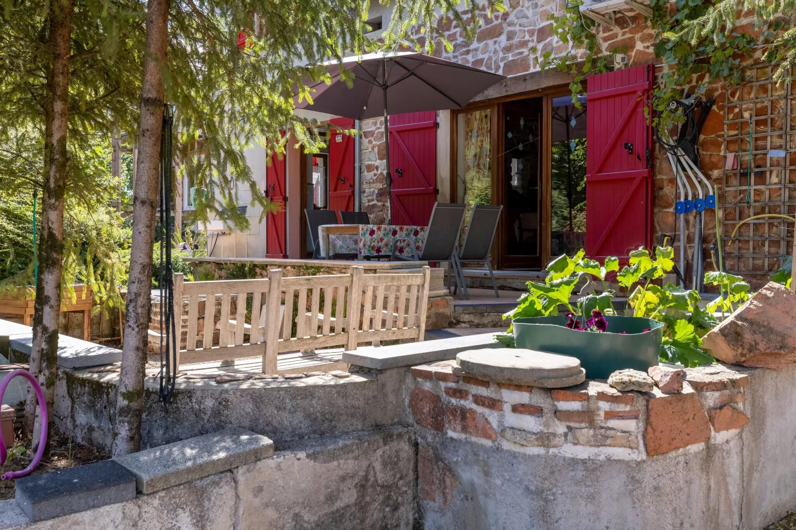 LA MAISON AUX VOLETS ROUGES-Terrasbalkon