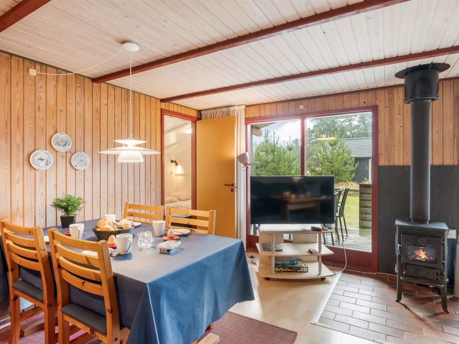 "Samine" - 1.2km from the sea - Binnen