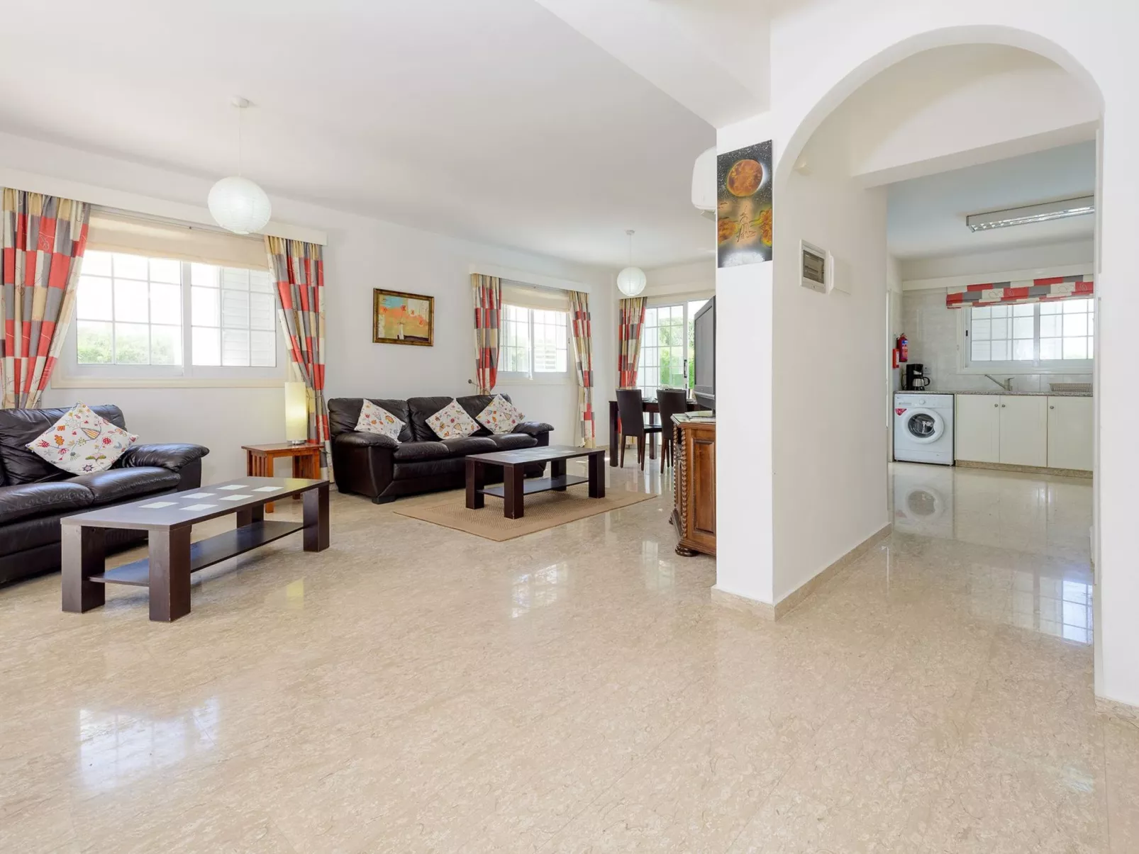 4-Schlafzimmer-Villa mit privatem Pool in Ayia Napa - Image-tags.info