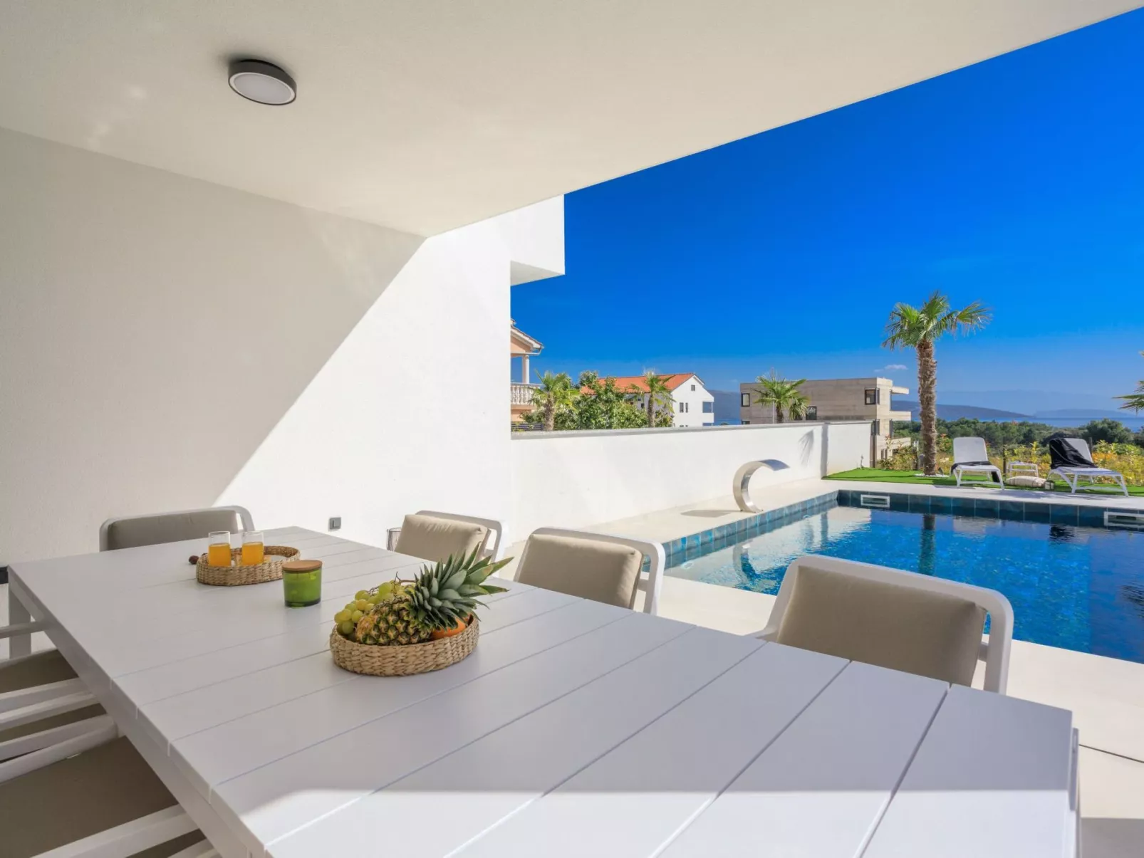 Luxusvilla mit beheiztem Pool in Strandnähe - Image-tags.info